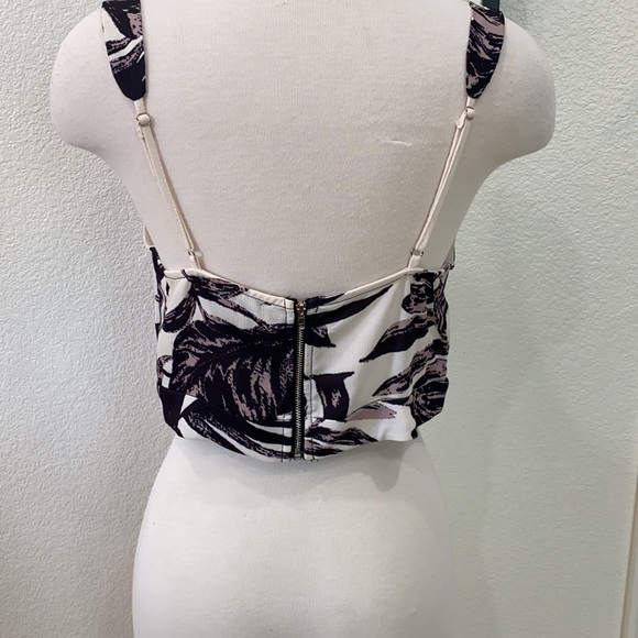 NWT Flying Tomato 🍅 Crop Top - Picture 7 of 10